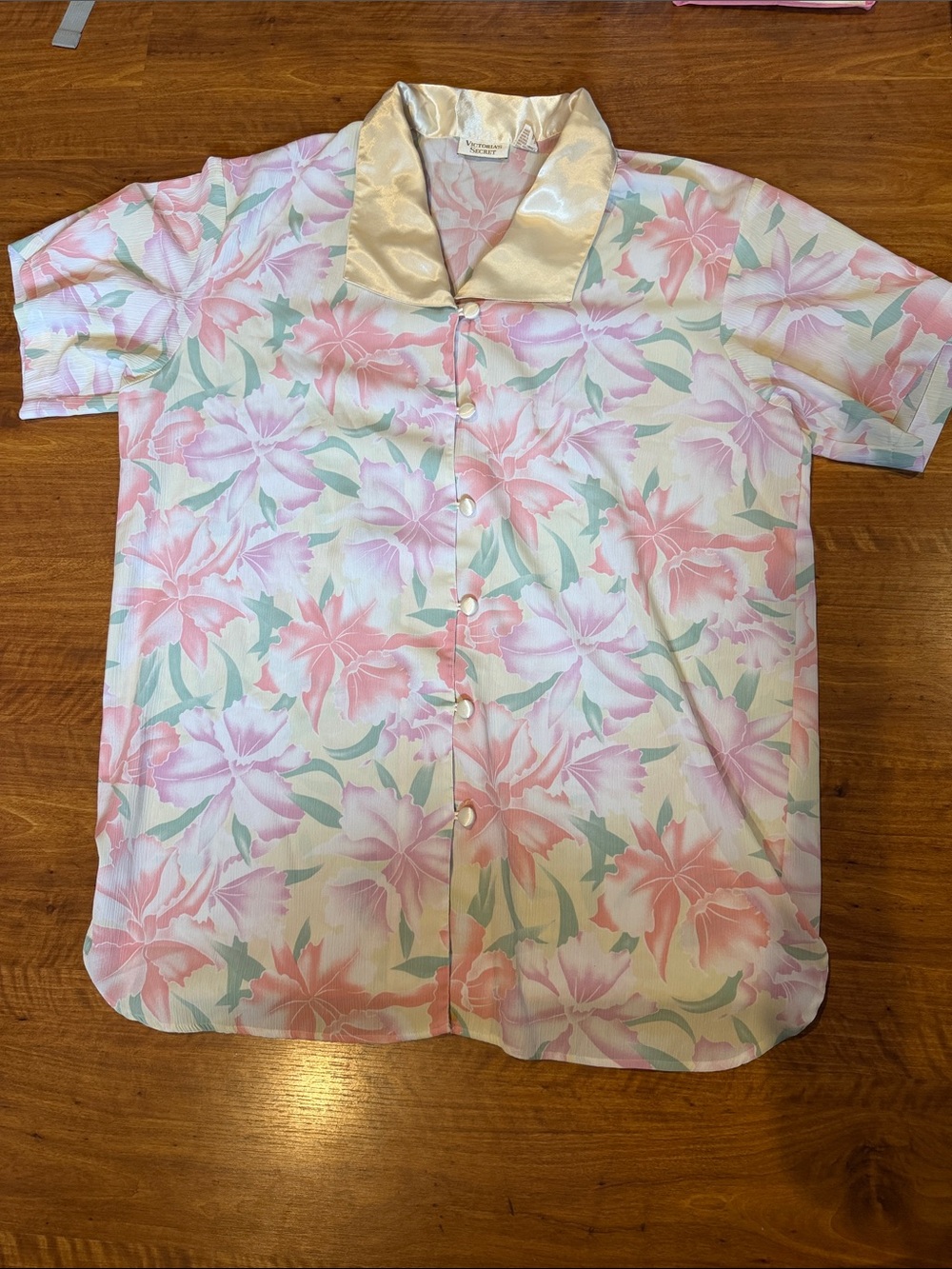 Vintage Gold Label Victoria's Secret Pink Floral Satin-Collar Button Down Shirt